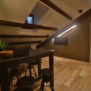  Appartamento Moscova Attic Near Duomo