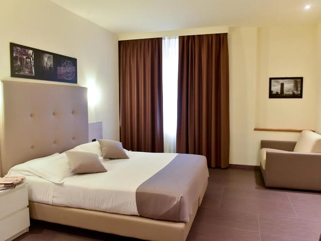 Duomo Hotel & Apartments 4*, Milan